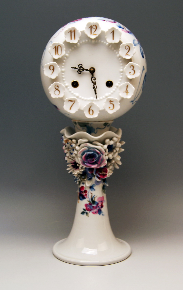 MEISSEN TABLE CLOCK TISCHUHR BY PETER STRANG MADE 20TH CENTURY