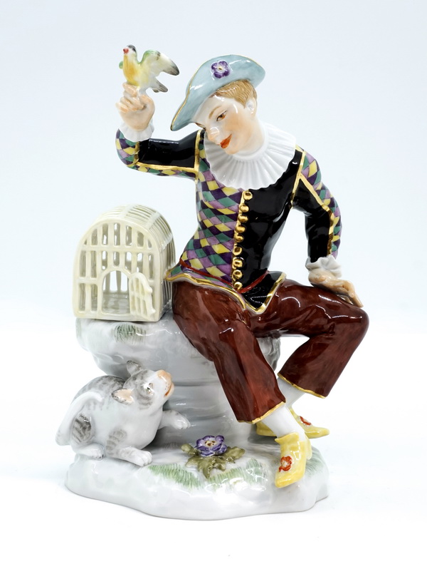 Meissen Figur Harlequin mit Vogel und Katze Harlequin with bird and cat Eberlein 21. Jhdt