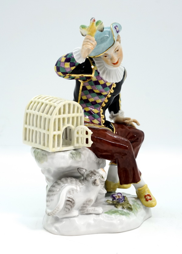 Meissen Figur Harlequin mit Vogel und Katze Harlequin with bird and cat Eberlein 21. Jhdt