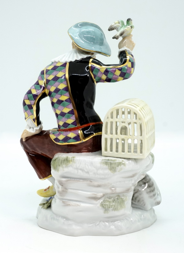 Meissen Figur Harlequin mit Vogel und Katze Harlequin with bird and cat Eberlein 21. Jhdt