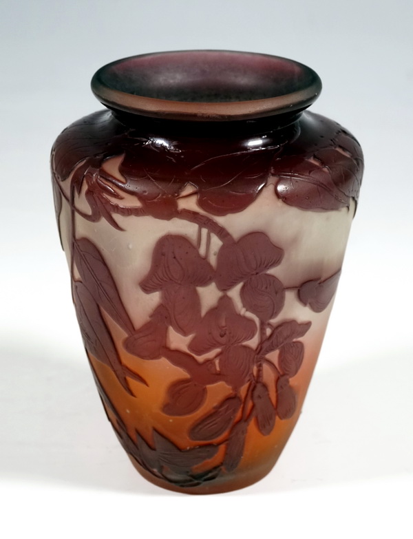 Emile Galle Art Nouveau cameo vase sweet pea decor Nancy France 1903-04