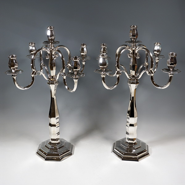 Paar Art Deco Silber Girandolen Pair of Art Deco silver candelabras Wilhelm Binder Oscar Stodt Deutschland um 1930