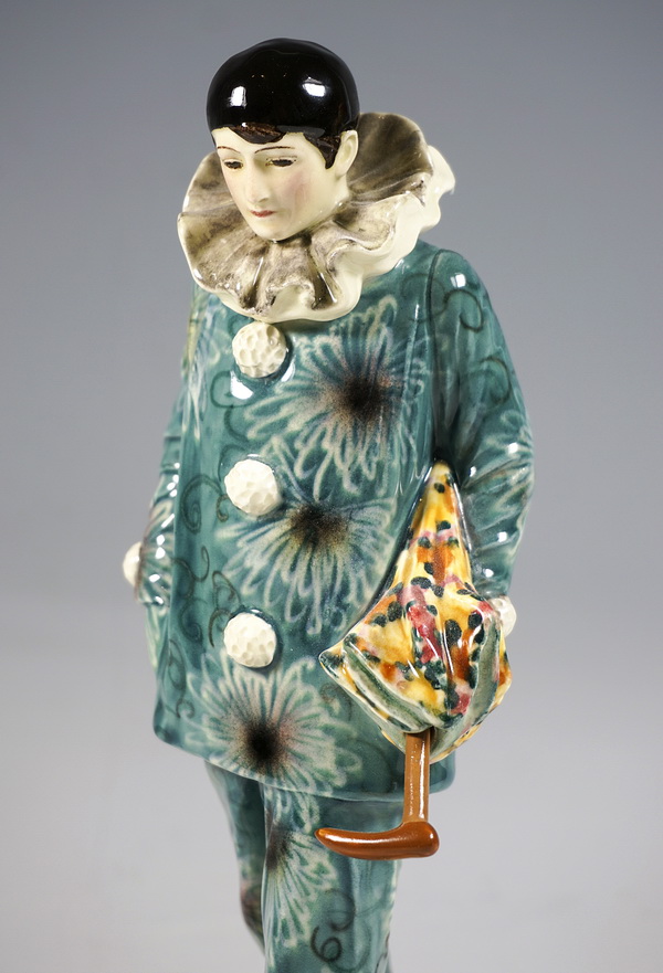 GOLDSCHEIDER Figurine Harlequin with umbrella Harlequin with umbrella Haniroff circa 1922