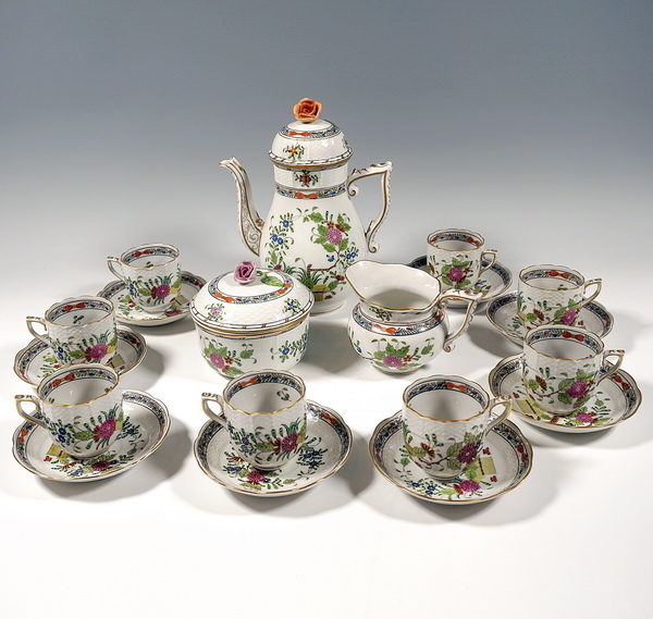 Herend Coffee set 8 Persons Indian Basket Fleurs des Indes coffee set 8 people 20. century