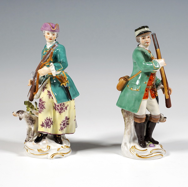 Meissen pair of figures hunter with dog and huntress with dog Jäger und Jägerin mit Hunden 20. Jhdt